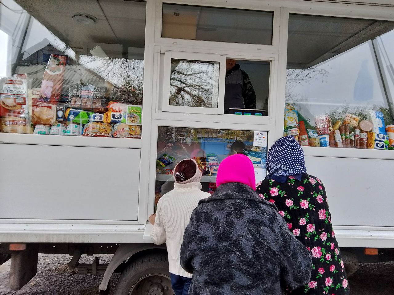 С 22 по 24 октября 2025 года осуществлена выездная торговля с использованием автомагазинов в населенных пунктах городских округов Донецк, Горловка, Мариуполь, на территории г. Авдеевка, также Волновахского, Володарского... С 22 по 24 октября 2025 года осуществлена выездная торговля с использованием автомагазинов в населенных пунктах городских округов Донецк, Горловка, Мариуполь, на территории г. Авдеевка, также Волновахского, Володарского...