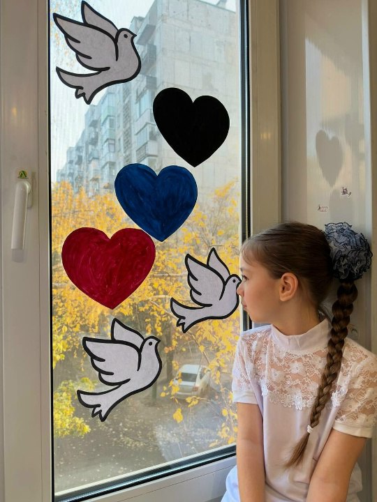 В Калининском внутригородском районе Горловки прошла творческая эстафета ко Дню флага Донецкой Народной Республики В Калининском внутригородском районе Горловки прошла творческая эстафета ко Дню флага Донецкой Народной Республики