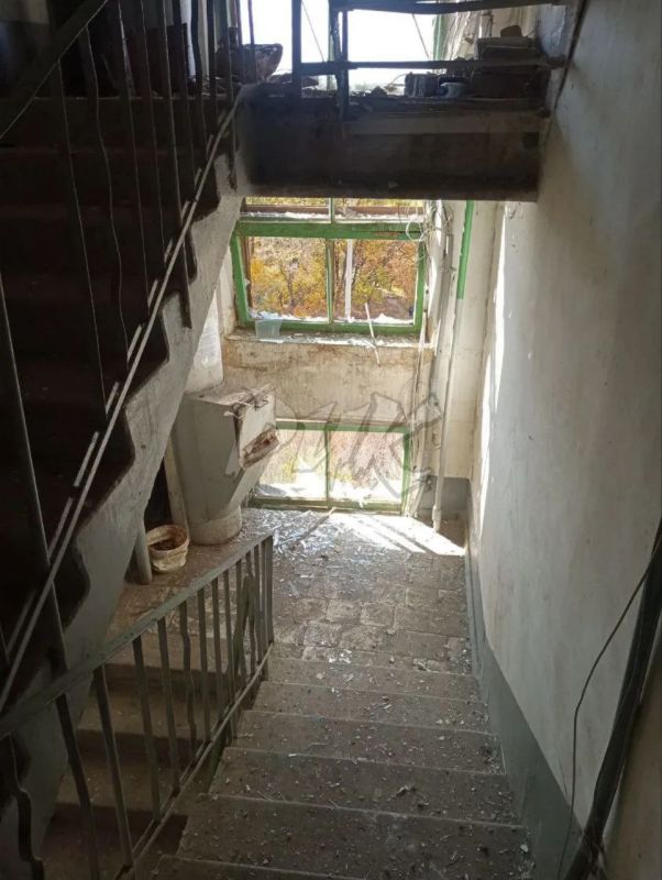 Иван Приходько: Украинские террористы нанесли удар дроном по одному из многоквартирных домов в центре Горловки