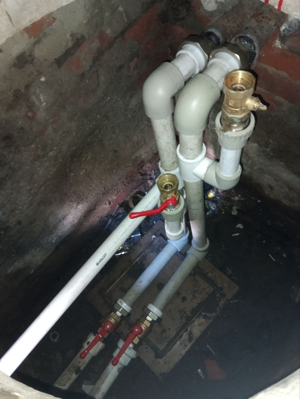 Иван Приходько: Добрый день, уважаемые жители Горловки! Представляю вашему вниманию еженедельный обзор работ, выполненных муниципальным унитарным предприятием «Управляющая компания города Горловка» Иван Приходько: Добрый день, уважаемые жители Горловки! Представляю вашему вниманию еженедельный обзор работ, выполненных муниципальным унитарным предприятием «Управляющая компания города Горловка»