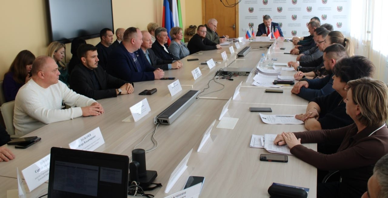 Роман Конев: 27 октября 2025 года провёл совещание с представителями мониторинговых групп по теплоснабжению, посвящённое вопросам организации и совершенствования системы теплоснабжения