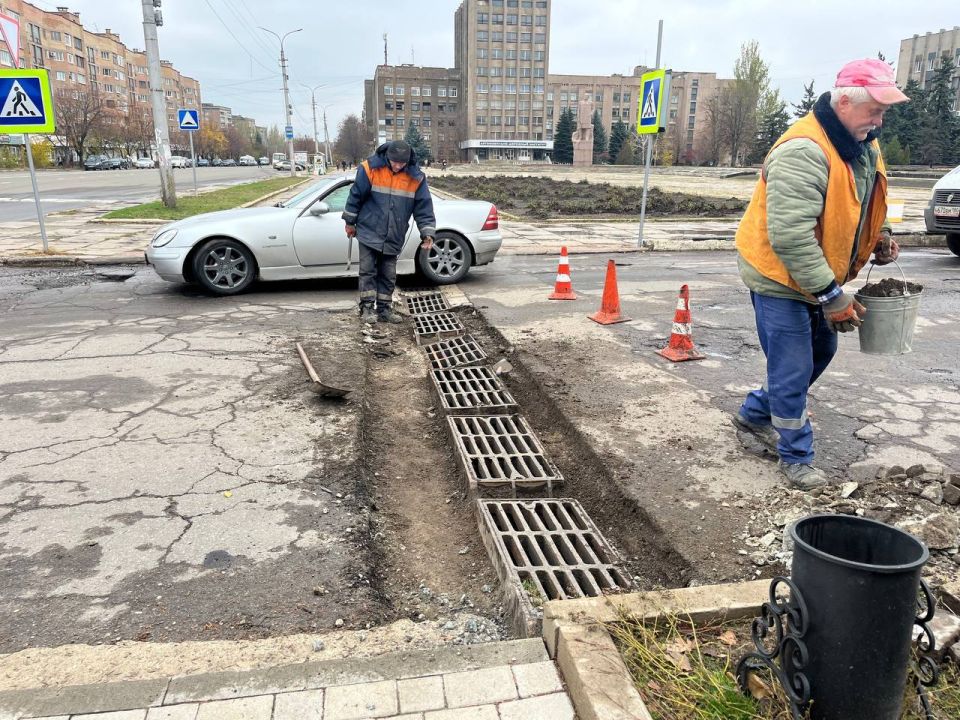 МУП «Простор» ежедневно выполняет все необходимые работы по содержанию городских улиц МУП «Простор» ежедневно выполняет все необходимые работы по содержанию городских улиц