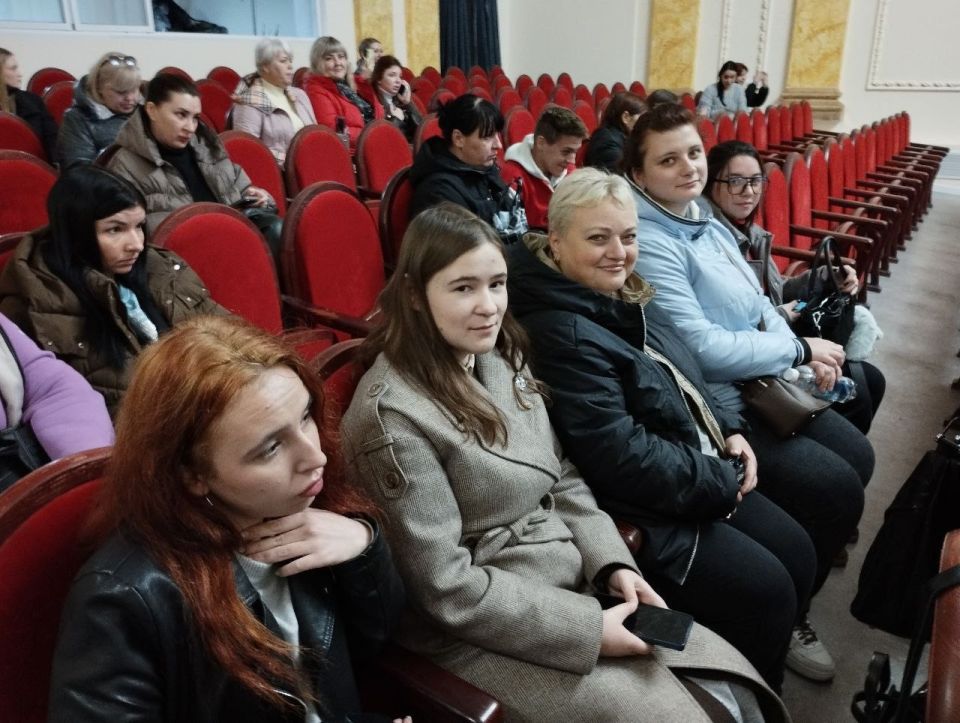 Педагоги Горловки приняли участие в образовательном курсе «Противодействие идеологии экстремизма и терроризма в молодежной среде» Педагоги Горловки приняли участие в образовательном курсе «Противодействие идеологии экстремизма и терроризма в молодежной среде»