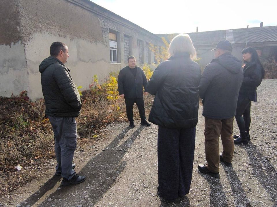 Роман Конев: ВСТРЕЧИ С НАСЕЛЕНИЕМ. 28 октября 2025 года депутаты Горловского городского совета от фракции «Единая Россия» – Олег Сладкевич, Александр Кунов, Максим Лебедев в рамках исполнения поручения Главы Донецкой... Роман Конев: ВСТРЕЧИ С НАСЕЛЕНИЕМ. 28 октября 2025 года депутаты Горловского городского совета от фракции «Единая Россия» – Олег Сладкевич, Александр Кунов, Максим Лебедев в рамках исполнения поручения Главы Донецкой...