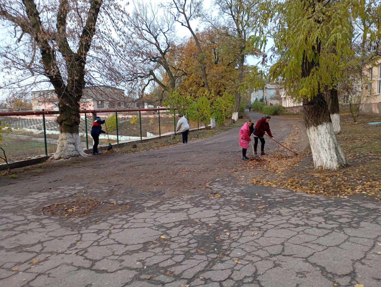 Иван Приходько: Партийцы Единой России Центрально-Городского района Горловки поддерживают проект «Городская среда» Иван Приходько: Партийцы Единой России Центрально-Городского района Горловки поддерживают проект «Городская среда»