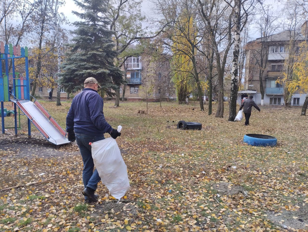 Иван Приходько: В Калининском районе Горловки продолжается работа по партийному проекту «Городская Среда» Иван Приходько: В Калининском районе Горловки продолжается работа по партийному проекту «Городская Среда»