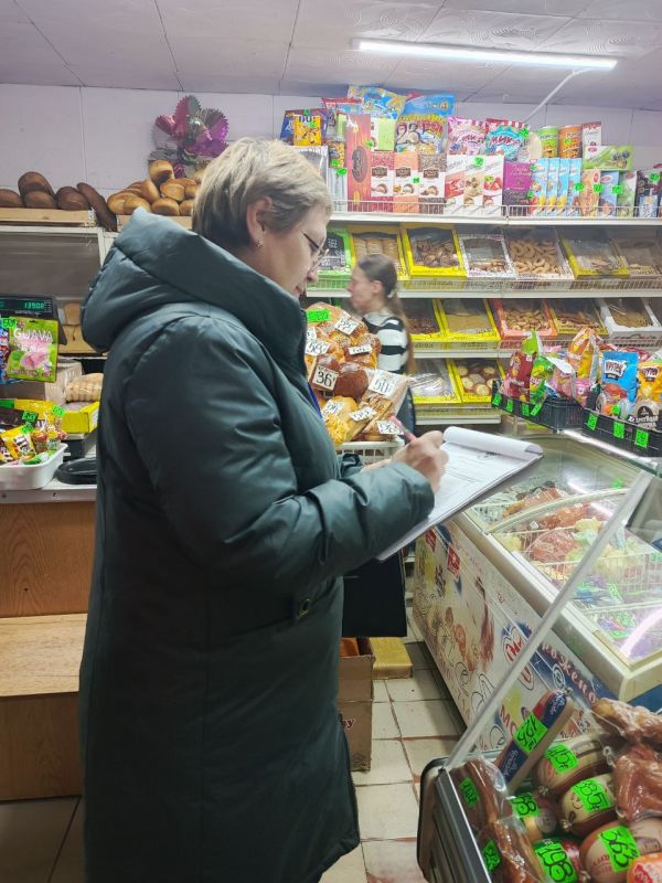 Роман Конев: Активисты Народного контроля проверили ряд магазинов в Никитовском районе Горловки Роман Конев: Активисты Народного контроля проверили ряд магазинов в Никитовском районе Горловки