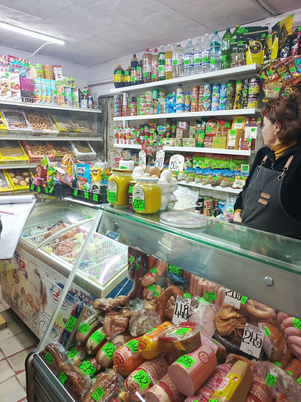 Роман Конев: Активисты Народного контроля проверили ряд магазинов в Никитовском районе Горловки Роман Конев: Активисты Народного контроля проверили ряд магазинов в Никитовском районе Горловки