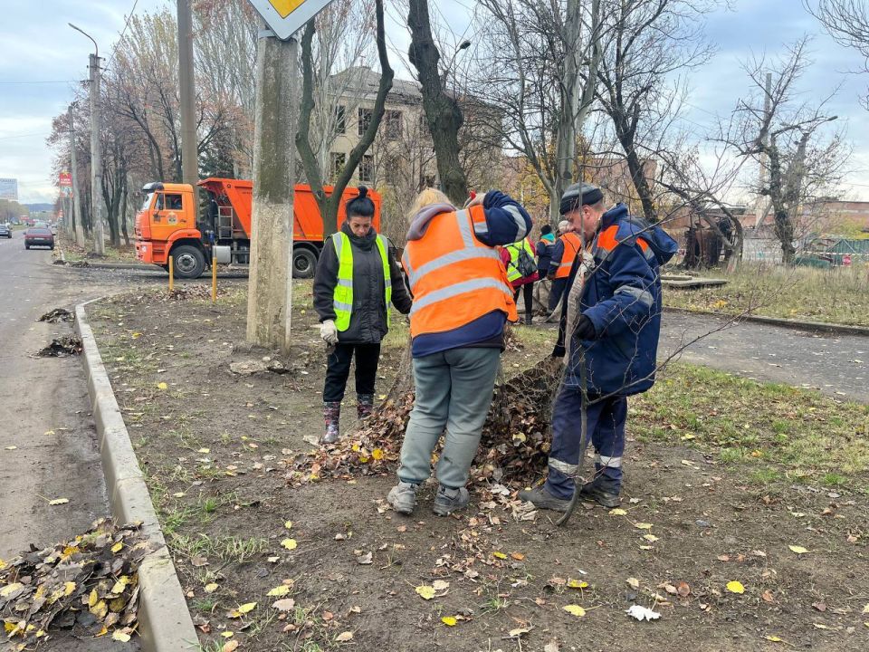 МУП «Простор» ежедневно выполняет все необходимые работы по содержанию городских улиц МУП «Простор» ежедневно выполняет все необходимые работы по содержанию городских улиц