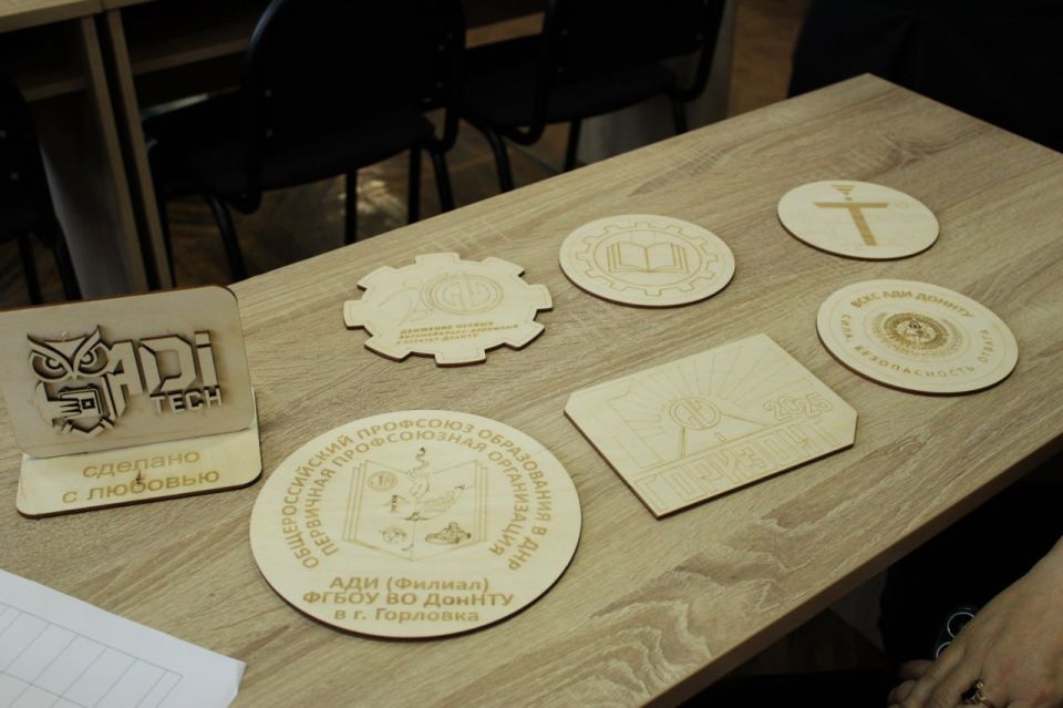 Иван Приходько: В Автомобильно-дорожном институте ДонНТУ прошел Хакатон «Логотипный штурм»: молодежь осваивает современные технологии Иван Приходько: В Автомобильно-дорожном институте ДонНТУ прошел Хакатон «Логотипный штурм»: молодежь осваивает современные технологии