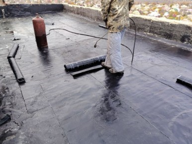 Иван Приходько: Добрый день, уважаемые жители Горловки! Представляю вашему вниманию еженедельный обзор работ, выполненных муниципальным унитарным предприятием «Управляющая компания города Горловка»