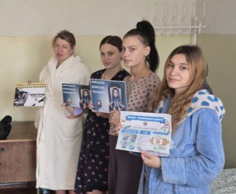 В Горловке автоинспекторы провели профилактические беседы о безопасной перевозке детей