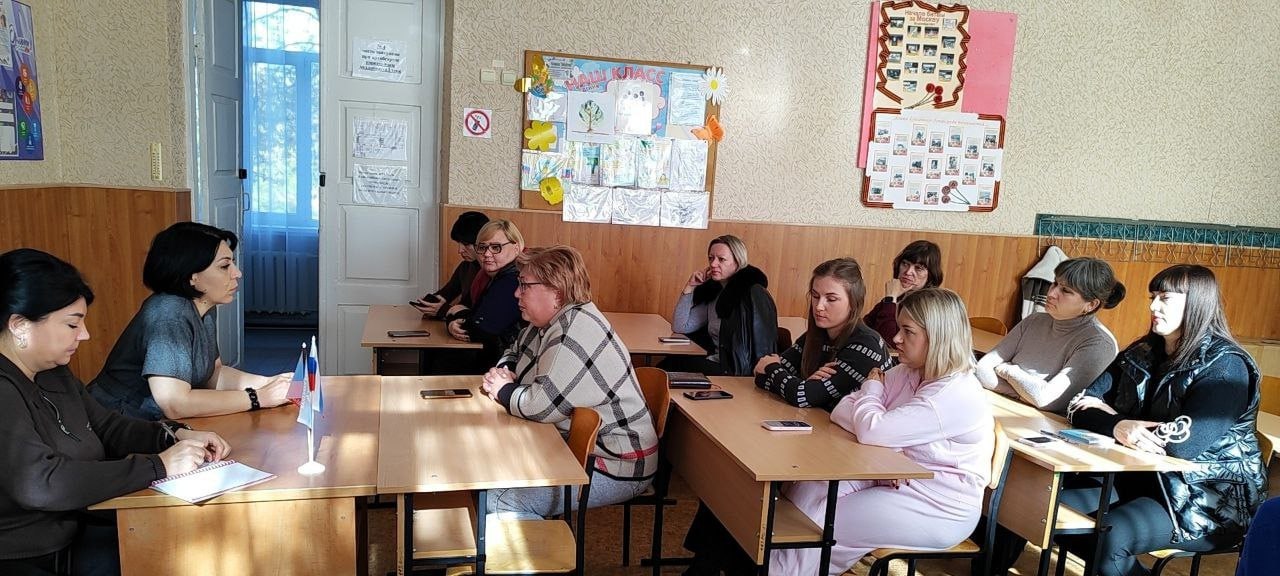 Роман Конев: СОСТОЯЛИСЬ ВСТРЕЧИ. 6 ноября 2025 года депутаты Горловского городского совета от фракции «Единая Россия» — София Потапова, Инает Розводова, Нелля Якуненко, Геннадий Маюров — совместно с представителем... Роман Конев: СОСТОЯЛИСЬ ВСТРЕЧИ. 6 ноября 2025 года депутаты Горловского городского совета от фракции «Единая Россия» — София Потапова, Инает Розводова, Нелля Якуненко, Геннадий Маюров — совместно с представителем...