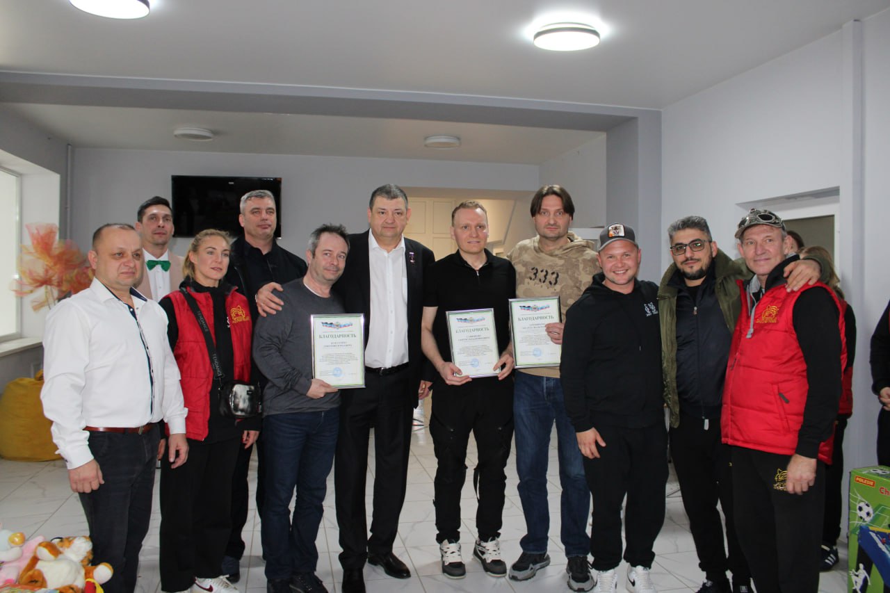 Иван Приходько: Сегодня Город воинской славы и трудовой доблести Горловку с дружеским визитом посетили представитель известной цирковой династии, народный артист Российской Федерации, генеральный директор Большого... Иван Приходько: Сегодня Город воинской славы и трудовой доблести Горловку с дружеским визитом посетили представитель известной цирковой династии, народный артист Российской Федерации, генеральный директор Большого...