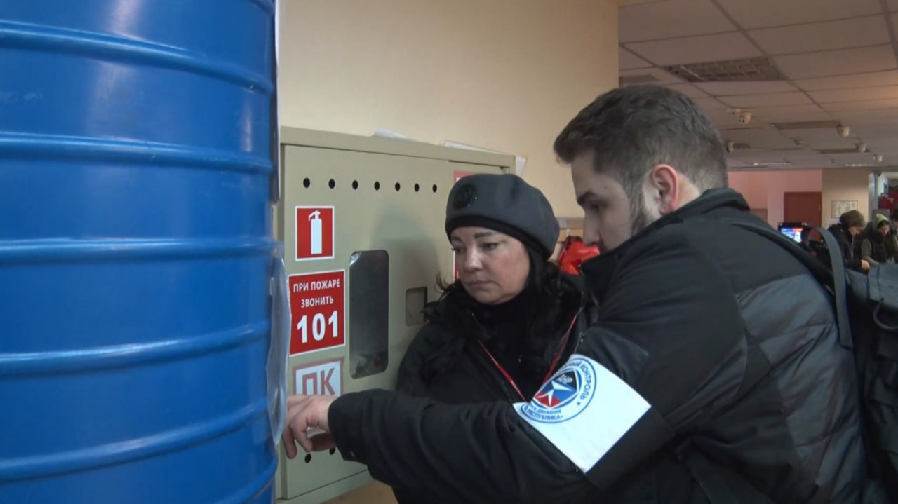 Иван Приходько: Активисты Народного контроля осуществили проверку ряда магазинов в Центрально-Городском районе Горловки Иван Приходько: Активисты Народного контроля осуществили проверку ряда магазинов в Центрально-Городском районе Горловки