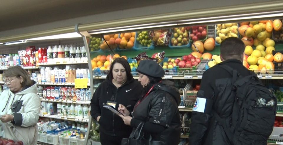 Иван Приходько: Активисты Народного контроля осуществили проверку ряда магазинов в Центрально-Городском районе Горловки Иван Приходько: Активисты Народного контроля осуществили проверку ряда магазинов в Центрально-Городском районе Горловки