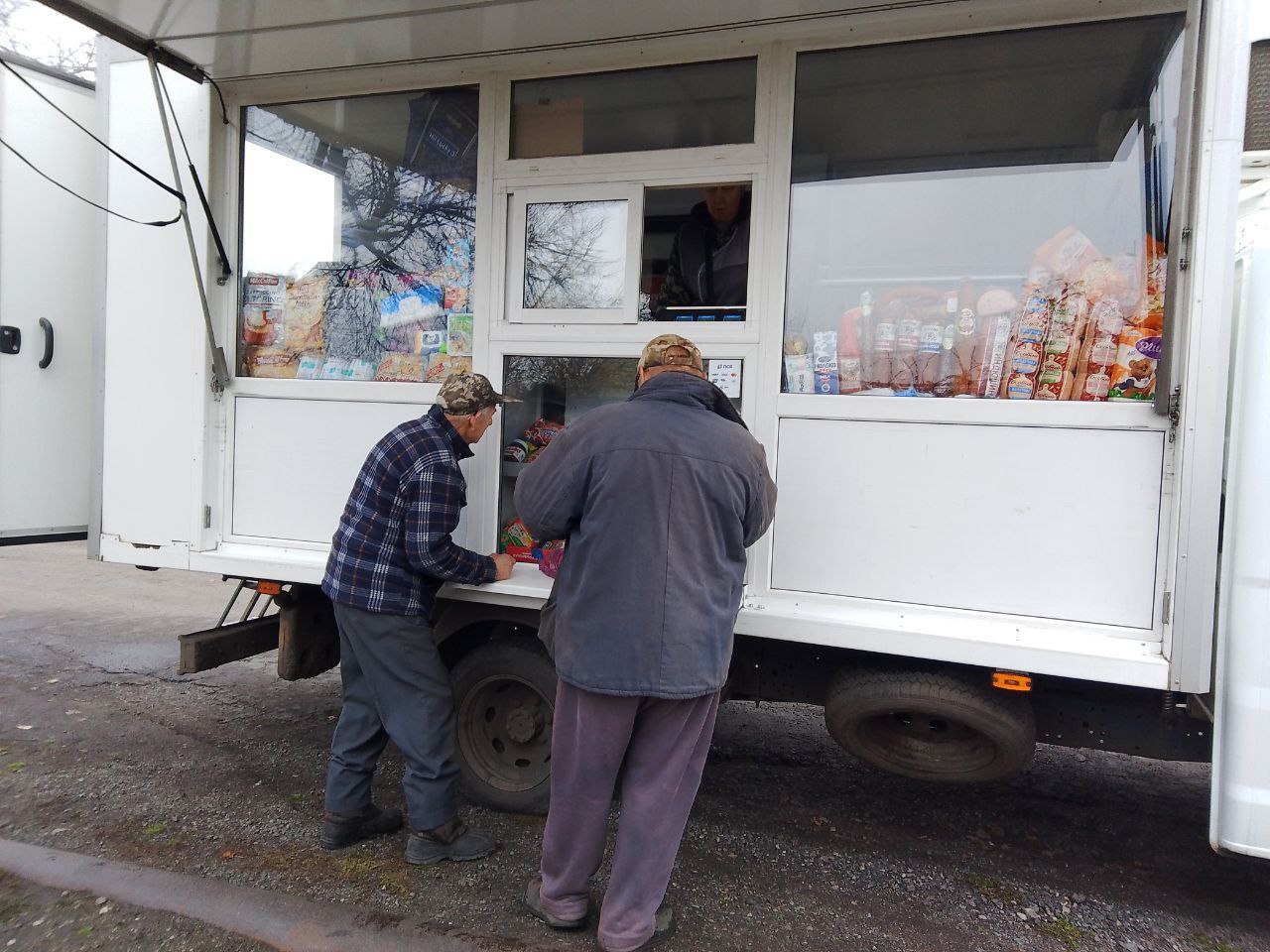 С 6 по 7 ноября 2025 года осуществлена выездная торговля с использованием автомагазинов в населенных пунктах городских округов Донецк, Горловка, Мариуполь, на территории г. Авдеевка, также Волновахского, Володарского... С 6 по 7 ноября 2025 года осуществлена выездная торговля с использованием автомагазинов в населенных пунктах городских округов Донецк, Горловка, Мариуполь, на территории г. Авдеевка, также Волновахского, Володарского...