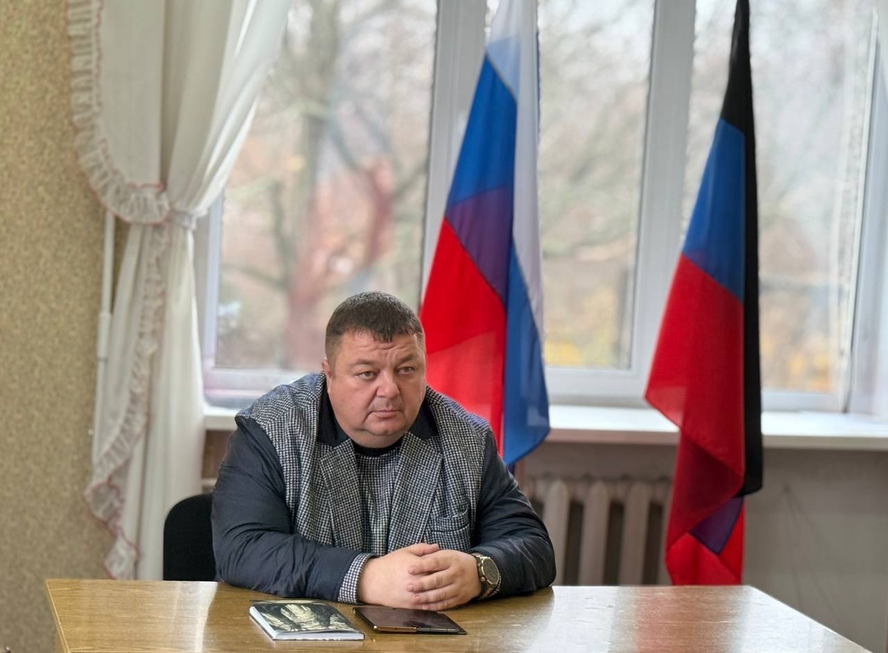 Роман Конев: 11 ноября 2025 года состоялся выездной приём граждан депутатом Горловского городского совета Донецкой Народной Республики первого созыва Александром Куновым в МБУДО города Горловка «Горловский Дворец детского и...