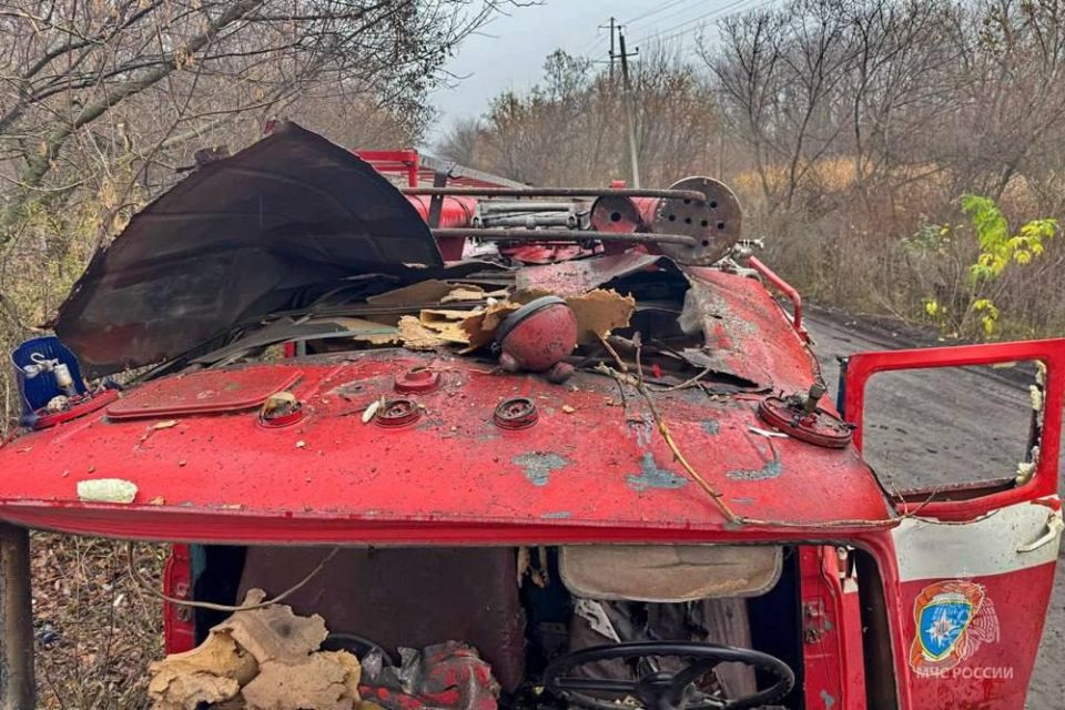 Пострадали четверо спасателей: в Горловке беспилотник атаковал пожарную машину МЧС