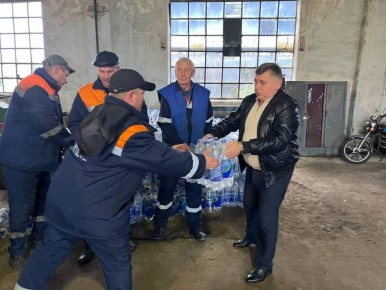 Роман Конев: 12 ноября 2025 года депутат Горловского городского совета от фракции «Единая Россия» Сергей Третьяков организовал доставку воды населению