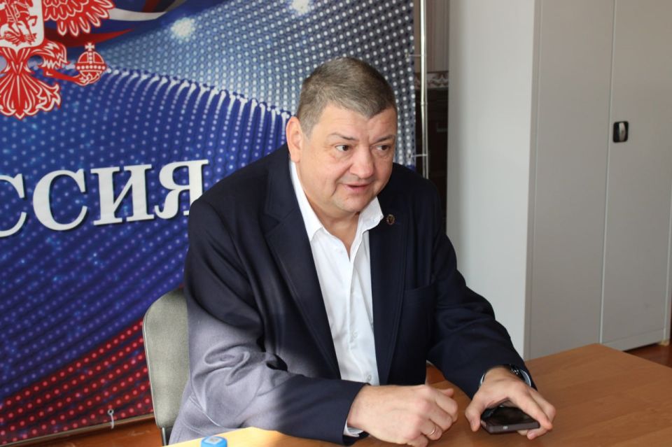 Иван Приходько: Во исполнение поручения Главы Донецкой Народной Республики Дениса Владимировича Пушилина сегодня провел встречу с одним из трудовых коллективов городского округа Горловка