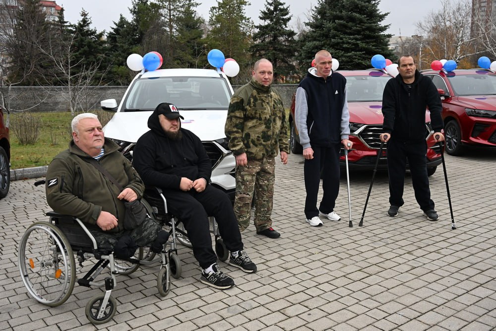 Денис Пушилин: Пятерым ветеранам боевых действий Донецкой Народной Республики передали автомобили Денис Пушилин: Пятерым ветеранам боевых действий Донецкой Народной Республики передали автомобили