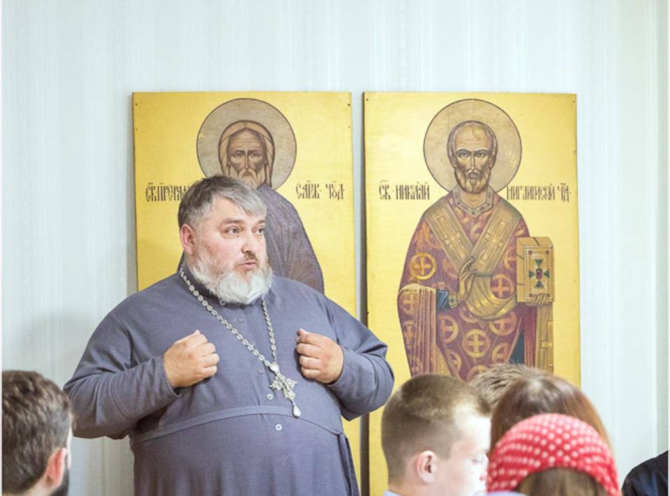 Раненых добивали дронами: ВСУ убили в ДНР священника с женой и семью прихожан, когда те пытались выбраться из зоны боевых действий