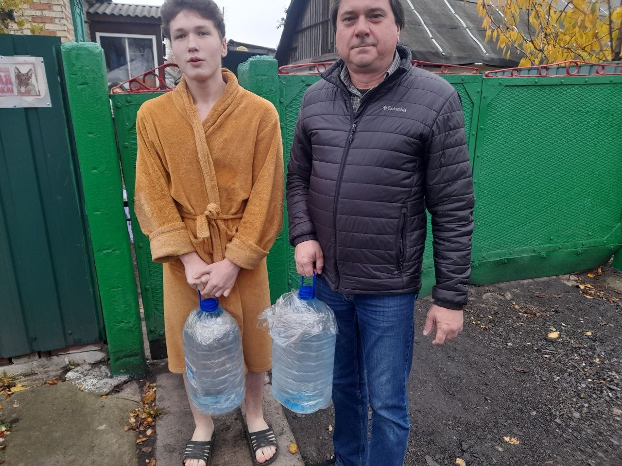 Роман Конев: 17 ноября 2025 года депутаты Горловского городского совета от фракции «Единая Россия» – Елена Кузьмина и Андрей Костюк осуществили подвоз воды Роман Конев: 17 ноября 2025 года депутаты Горловского городского совета от фракции «Единая Россия» – Елена Кузьмина и Андрей Костюк осуществили подвоз воды