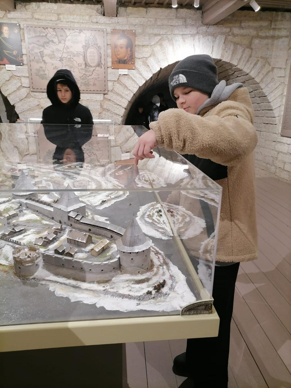 Ленобласть организовала экскурсию для спортсменов из ДНР в Старую Ладогу Ленобласть организовала экскурсию для спортсменов из ДНР в Старую Ладогу