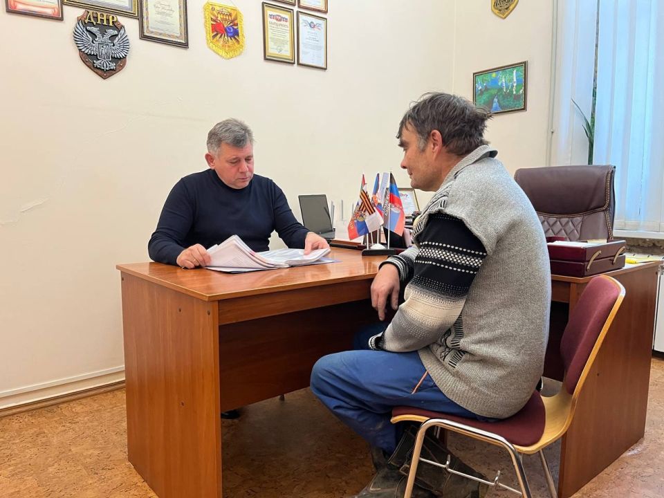 Роман Конев: 19 ноября 2025 года состоялся приём граждан депутатом Горловского городского совета Донецкой Народной Республики первого созыва Сергеем Третьяковым