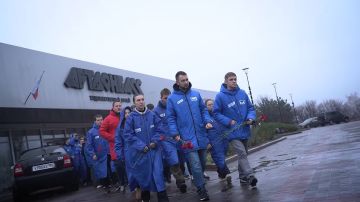 В День ракетных войск и артиллерии мы с командой возложили цветы у бюста «Корсы»