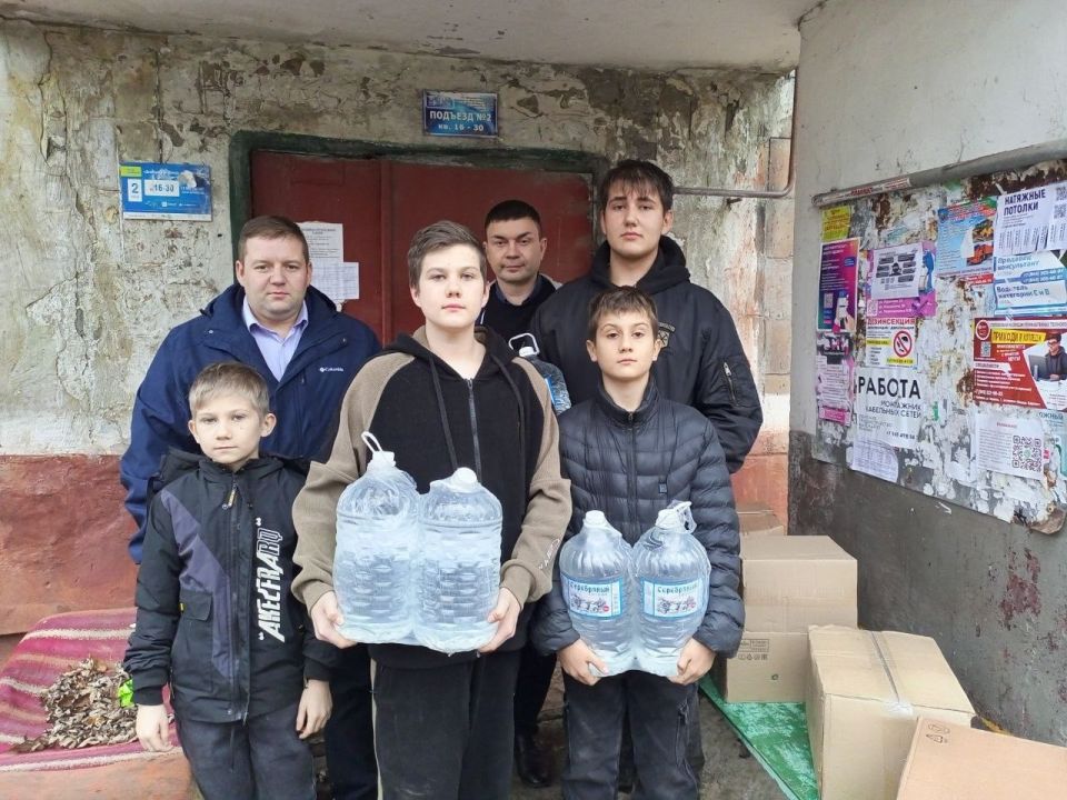 Роман Конев: 20 ноября 2025 года в рамках партийного проекта «Крепкая семья» партии «Единая Россия» депутаты Горловского городского совета от фракции «Единая Россия» — Максим Лебедев, Елена Кузьмина, Алексей Костин совместно... Роман Конев: 20 ноября 2025 года в рамках партийного проекта «Крепкая семья» партии «Единая Россия» депутаты Горловского городского совета от фракции «Единая Россия» — Максим Лебедев, Елена Кузьмина, Алексей Костин совместно...