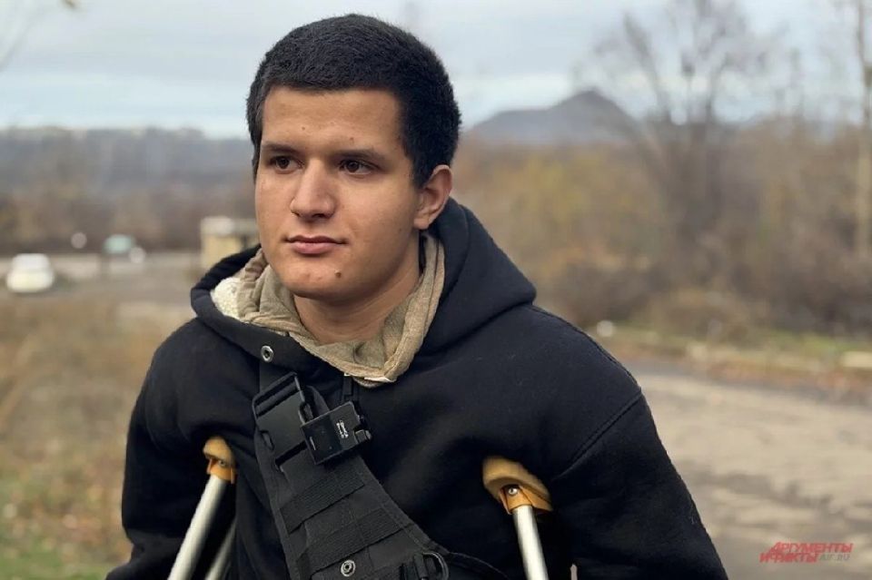 Будет тихо, будем жить. Влад из Горловки лишился ноги, но не любви к жизни