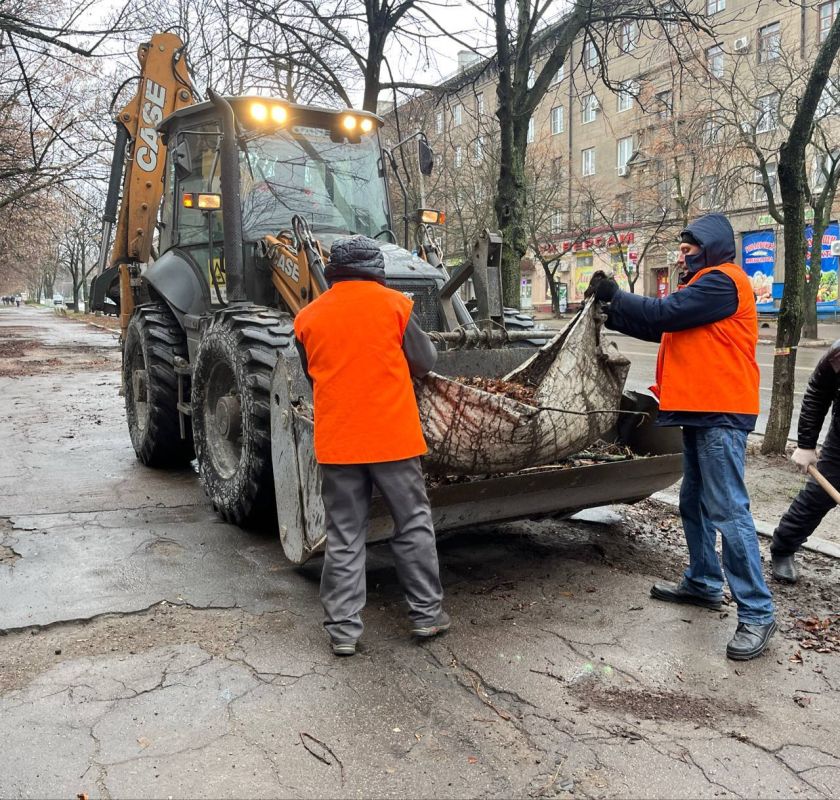 МУП «Простор» ежедневно выполняет все необходимые работы по содержанию городских улиц МУП «Простор» ежедневно выполняет все необходимые работы по содержанию городских улиц