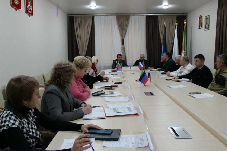 Роман Конев: 21 ноября 2025 года состоялись совместные заседания постоянных комитетов Горловского городского совета Донецкой Народной Республики Роман Конев: 21 ноября 2025 года состоялись совместные заседания постоянных комитетов Горловского городского совета Донецкой Народной Республики