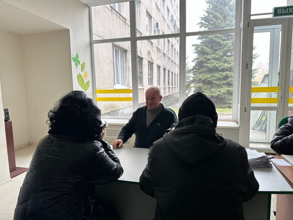 Роман Конев: 20 ноября 2025 года состоялся приём граждан депутатом Горловского городского совета Донецкой Народной Республики первого созыва Арменом Тамразяном Роман Конев: 20 ноября 2025 года состоялся приём граждан депутатом Горловского городского совета Донецкой Народной Республики первого созыва Арменом Тамразяном