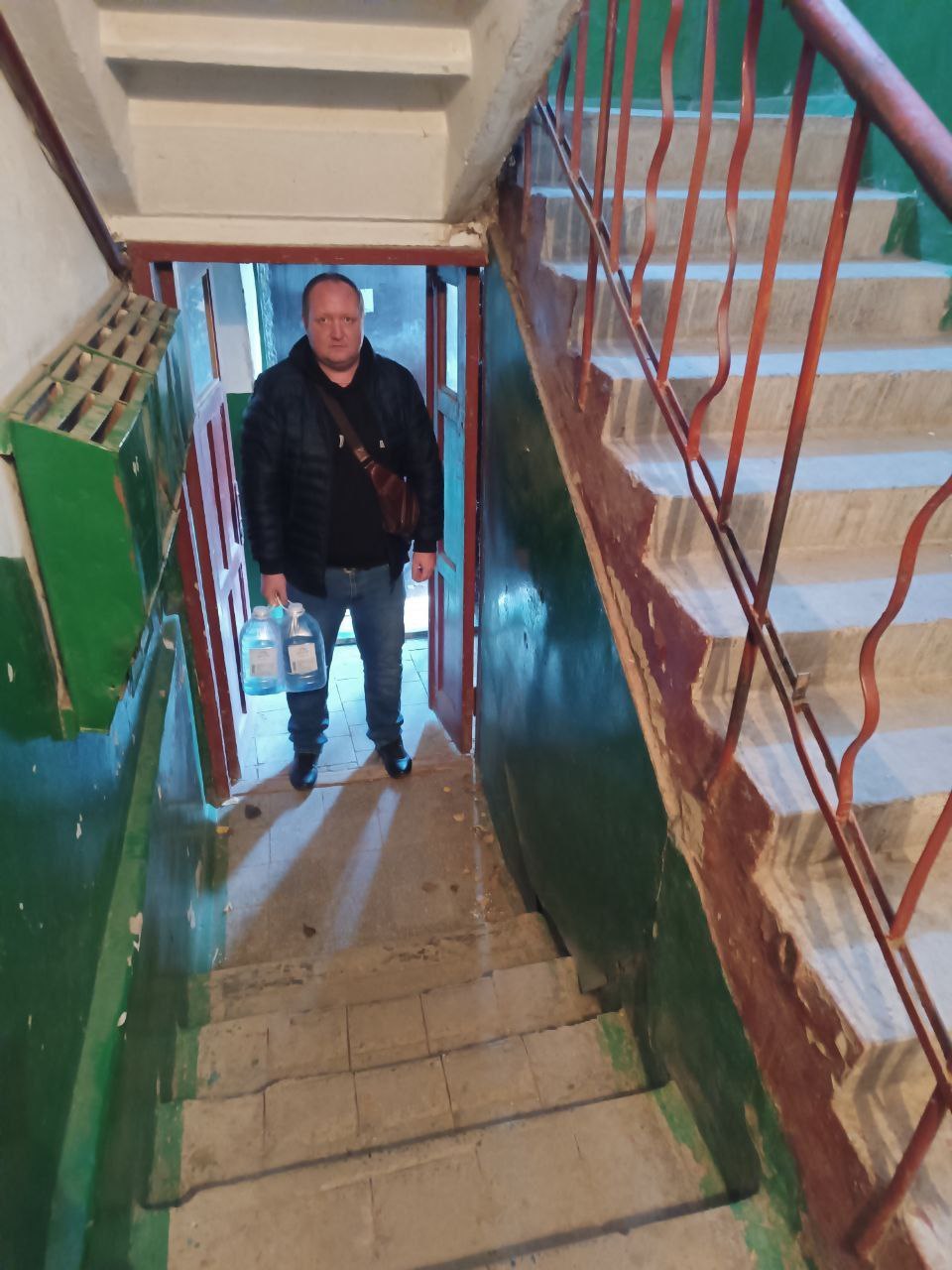 Роман Конев: 26 ноября 2025 года депутаты Горловского городского совета от фракции «Единая Россия» – София Потапова, Александр Бобровский, Николай Гальченко, Алексей Костин и Андрей Костюк посетили места подвоза воды и... Роман Конев: 26 ноября 2025 года депутаты Горловского городского совета от фракции «Единая Россия» – София Потапова, Александр Бобровский, Николай Гальченко, Алексей Костин и Андрей Костюк посетили места подвоза воды и...