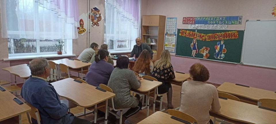 Роман Конев: СОСТОЯЛИСЬ ВСТРЕЧИ С ТРУДОВЫМИ КОЛЛЕКТИВАМИ Роман Конев: СОСТОЯЛИСЬ ВСТРЕЧИ С ТРУДОВЫМИ КОЛЛЕКТИВАМИ