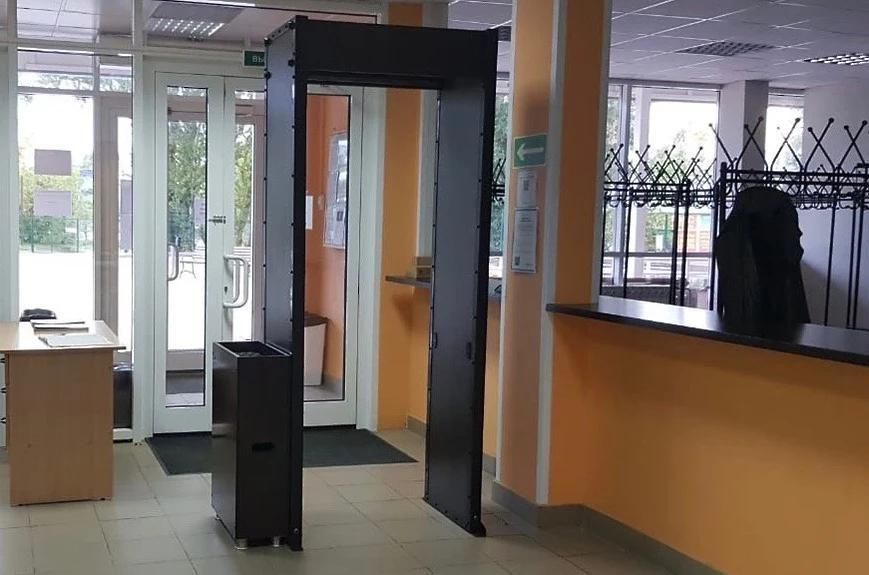 При содействии Кузбасса в образовательных учреждениях Горловки усилили безопасность