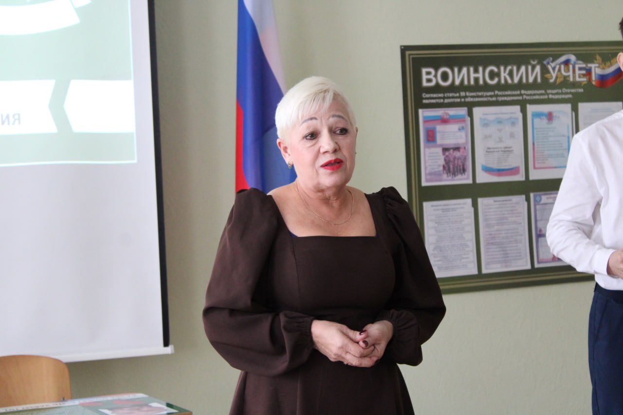 В Горловке состоялась торжественная церемония открытия «Парты Героя» В Горловке состоялась торжественная церемония открытия «Парты Героя»