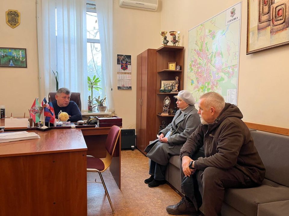 Роман Конев: СОСТОЯЛИСЬ ВСТРЕЧИ С ТРУДОВЫМИ КОЛЛЕКТИВАМИ Роман Конев: СОСТОЯЛИСЬ ВСТРЕЧИ С ТРУДОВЫМИ КОЛЛЕКТИВАМИ