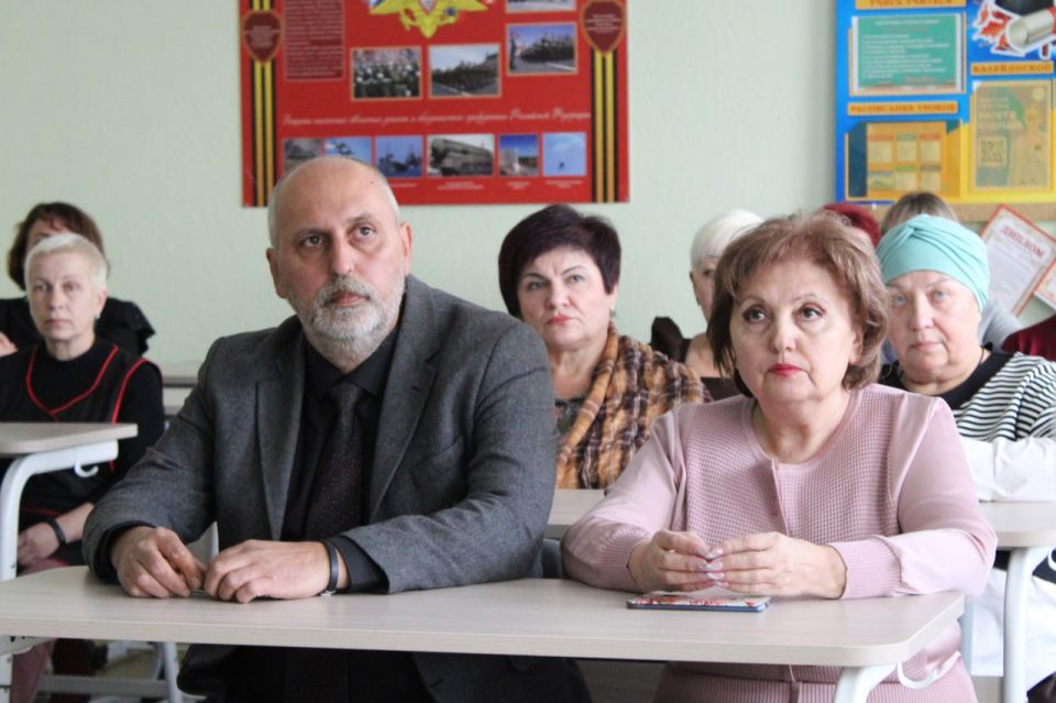 В Горловке состоялась торжественная церемония открытия «Парты Героя»