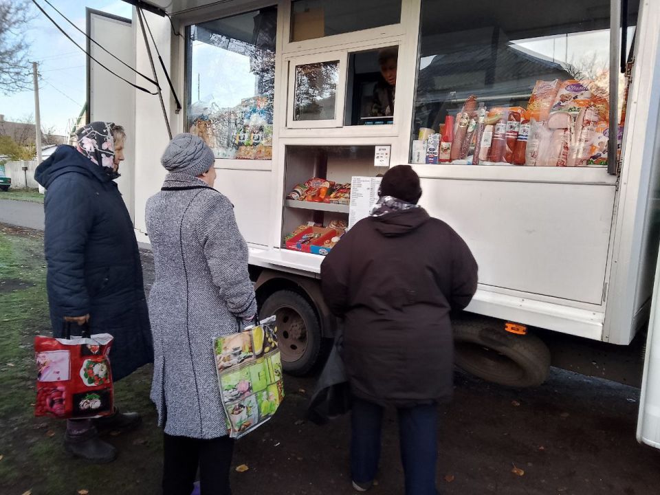 С 26 по 28 ноября 2025 года осуществлена выездная торговля с использованием автомагазинов в населенных пунктах городских округов Донецк, Горловка, Мариуполь, на территории г С 26 по 28 ноября 2025 года осуществлена выездная торговля с использованием автомагазинов в населенных пунктах городских округов Донецк, Горловка, Мариуполь, на территории г