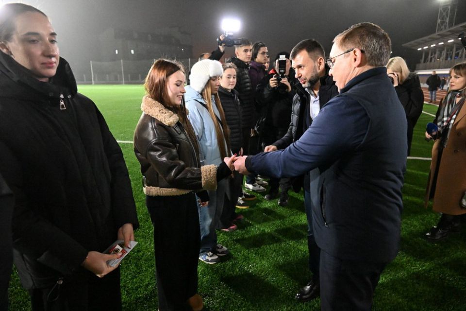 Денис Пушилин: Открыли спортивный комплекс «Портовик» в Мариуполе вместе с секретарем Генсовета «Единой России» Владимиром Якушевым Денис Пушилин: Открыли спортивный комплекс «Портовик» в Мариуполе вместе с секретарем Генсовета «Единой России» Владимиром Якушевым