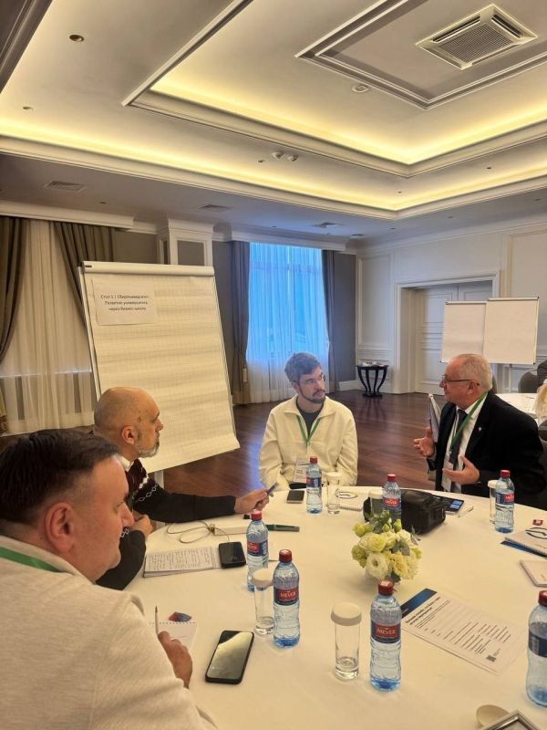 28 ноября 2025 года ректор ДонНТУ Аноприенко А.Я., директор АДИ ДонНТУ Заглада Р.Ю. и заместитель директора АДИ ДонНТУ Самисько Д.Н. приняли участие в конференции «Сбер с ВУЗами», которая прошла в Корпоративном центре... 28 ноября 2025 года ректор ДонНТУ Аноприенко А.Я., директор АДИ ДонНТУ Заглада Р.Ю. и заместитель директора АДИ ДонНТУ Самисько Д.Н. приняли участие в конференции «Сбер с ВУЗами», которая прошла в Корпоративном центре...