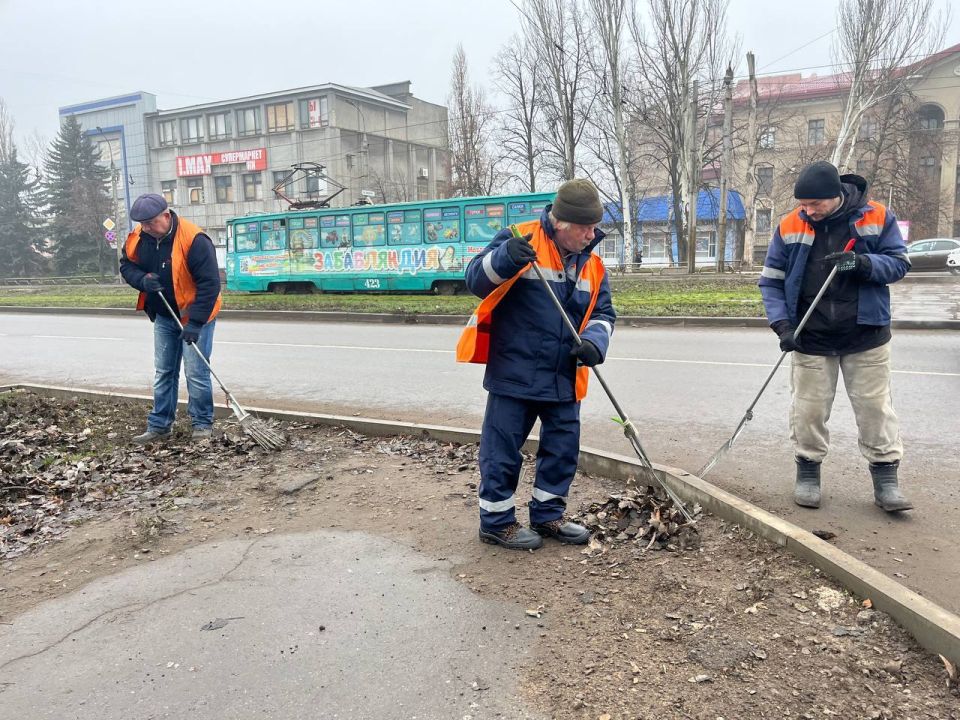 МУП «Простор» ежедневно выполняет все необходимые работы по содержанию городских улиц МУП «Простор» ежедневно выполняет все необходимые работы по содержанию городских улиц