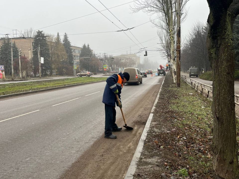 МУП «Простор» ежедневно выполняет все необходимые работы по содержанию городских улиц МУП «Простор» ежедневно выполняет все необходимые работы по содержанию городских улиц