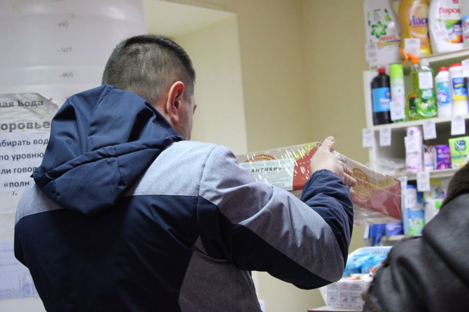 Иван Приходько: Активисты Народного контроля осуществили проверку ряда магазинов в Центрально-Городском районе Горловки Иван Приходько: Активисты Народного контроля осуществили проверку ряда магазинов в Центрально-Городском районе Горловки