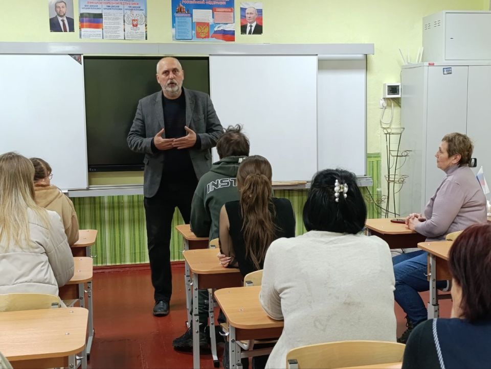 Роман Конев: СОСТОЯЛИСЬ ВСТРЕЧИ. 2 декабря 2025 года депутаты Горловского городского совета от фракции «Единая Россия» — Олег Сладкевич и Игорь Толкачев в рамках исполнения поручения Главы Донецкой Народной Республики Дениса... Роман Конев: СОСТОЯЛИСЬ ВСТРЕЧИ. 2 декабря 2025 года депутаты Горловского городского совета от фракции «Единая Россия» — Олег Сладкевич и Игорь Толкачев в рамках исполнения поручения Главы Донецкой Народной Республики Дениса...