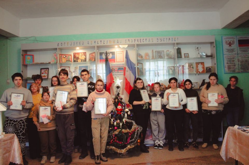 «Добрых рук творенье». 3 декабря в Горловке состоялась выставка творческих работ молодых людей с ограниченными возможностями здоровья, приуроченная к Международному дню инвалида «Добрых рук творенье». 3 декабря в Горловке состоялась выставка творческих работ молодых людей с ограниченными возможностями здоровья, приуроченная к Международному дню инвалида